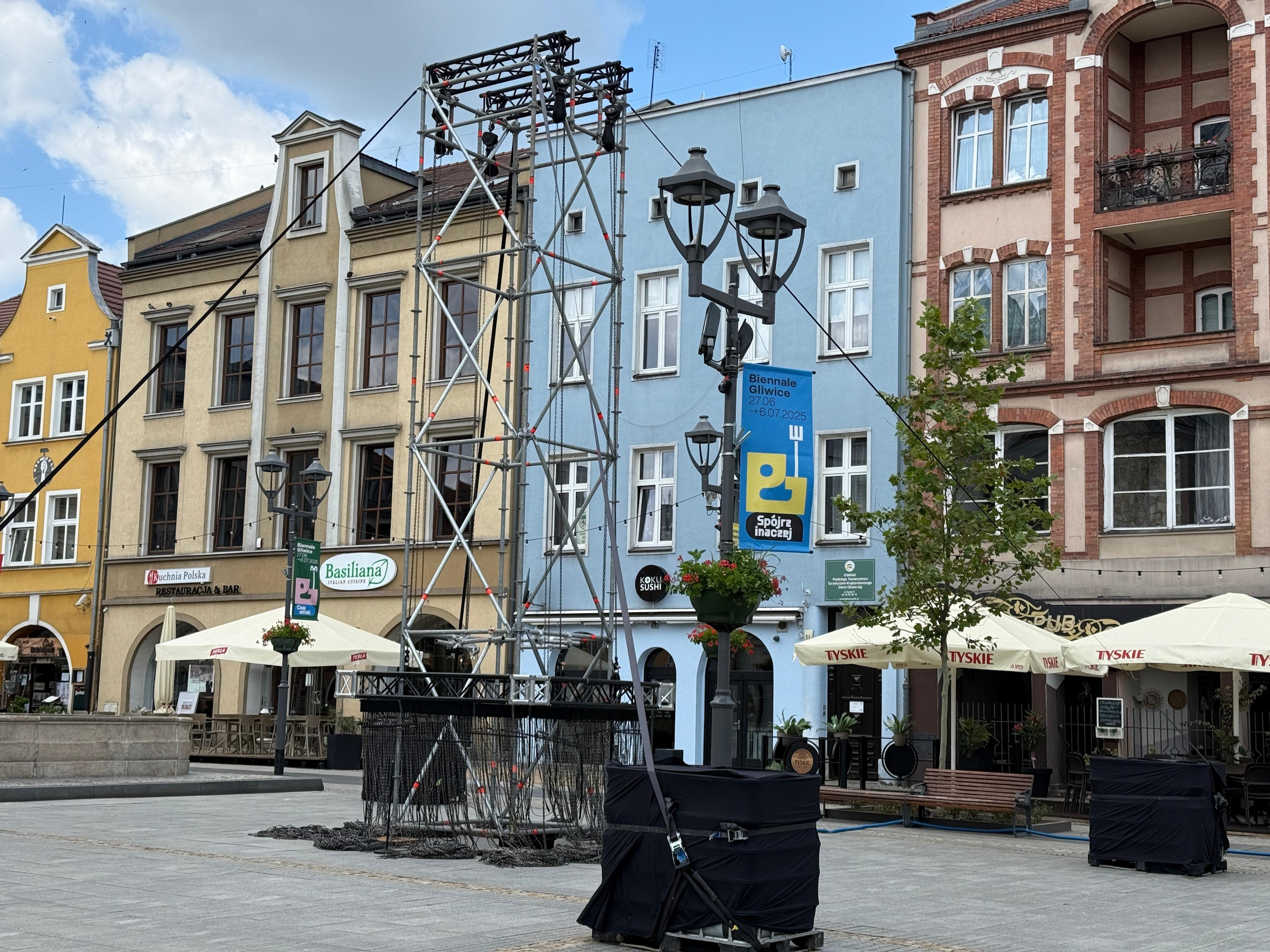 Fot. K. Róg/UM w Gliwicach Montaż instalacji na Rynku
