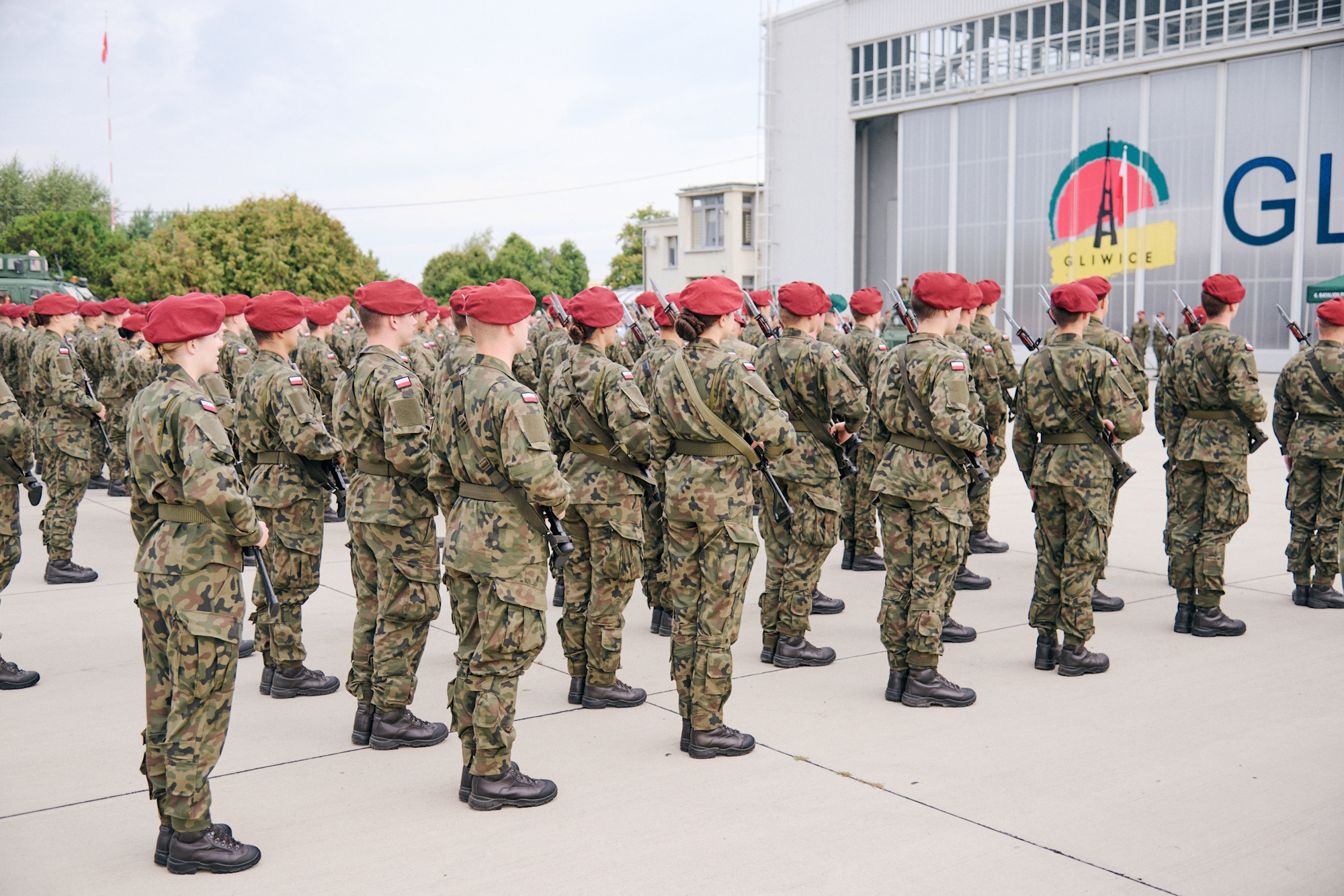 fot. M. Buksa / UM w Gliwicach żołnierze, płyta lotniska