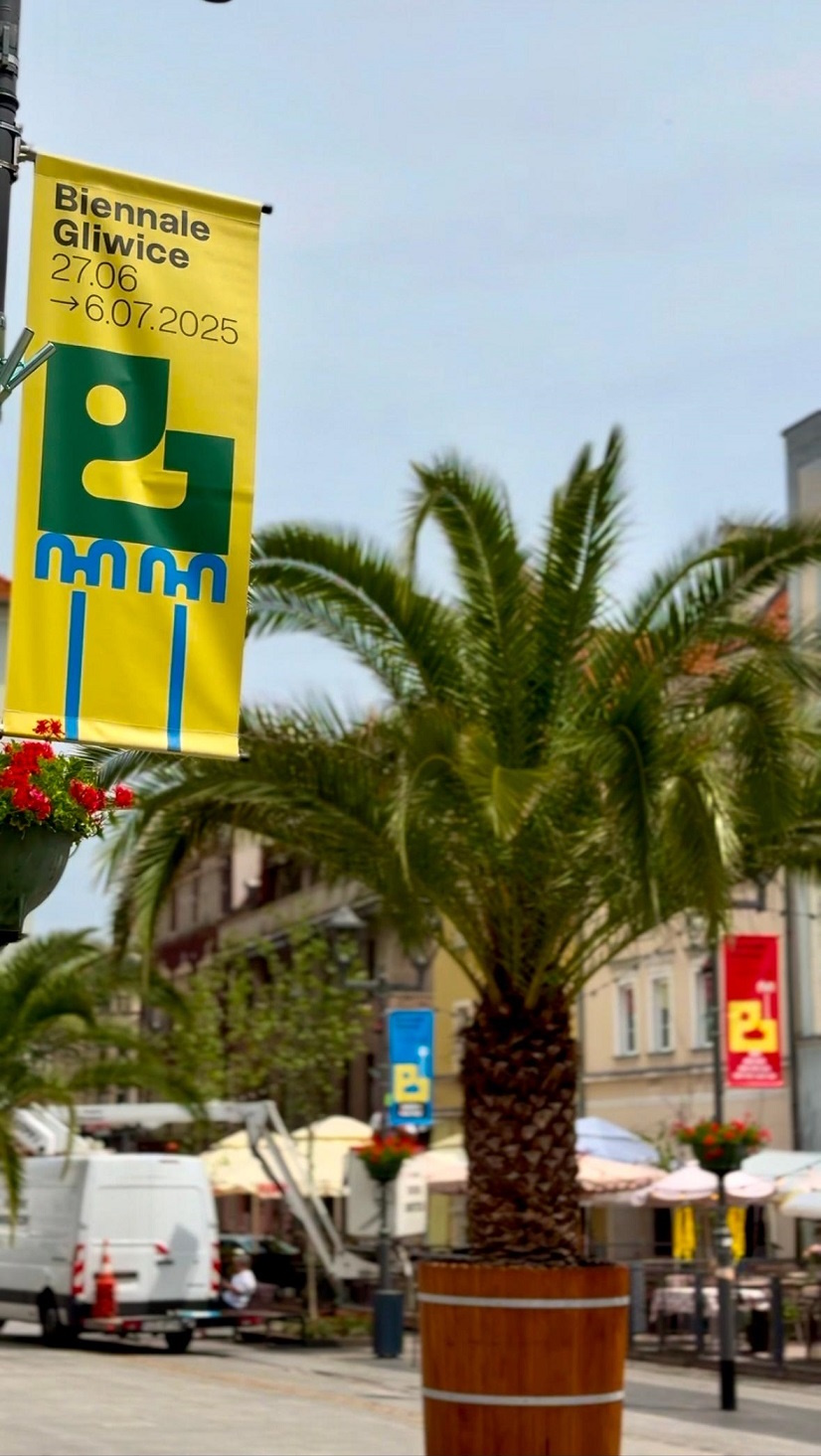 Fot. K. Róg/UM w Gliwicach Plakat Biennale Gliwice na Rynku
