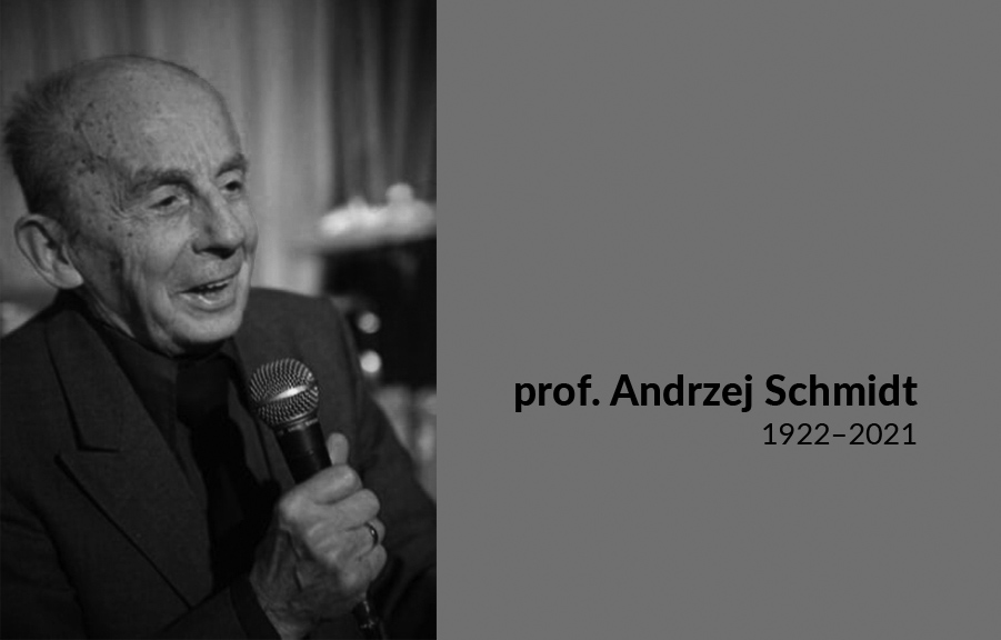 zdjęcie profesora z mikrofonem i napis "prof. Andrzej Schmidt 1922–2021"
