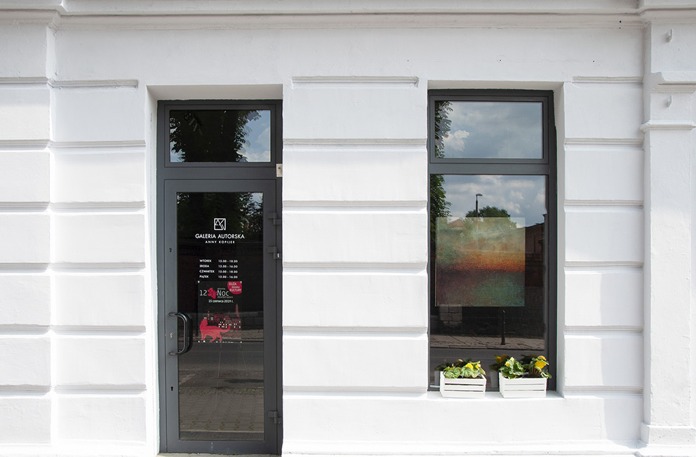 galeria z zewnątrz