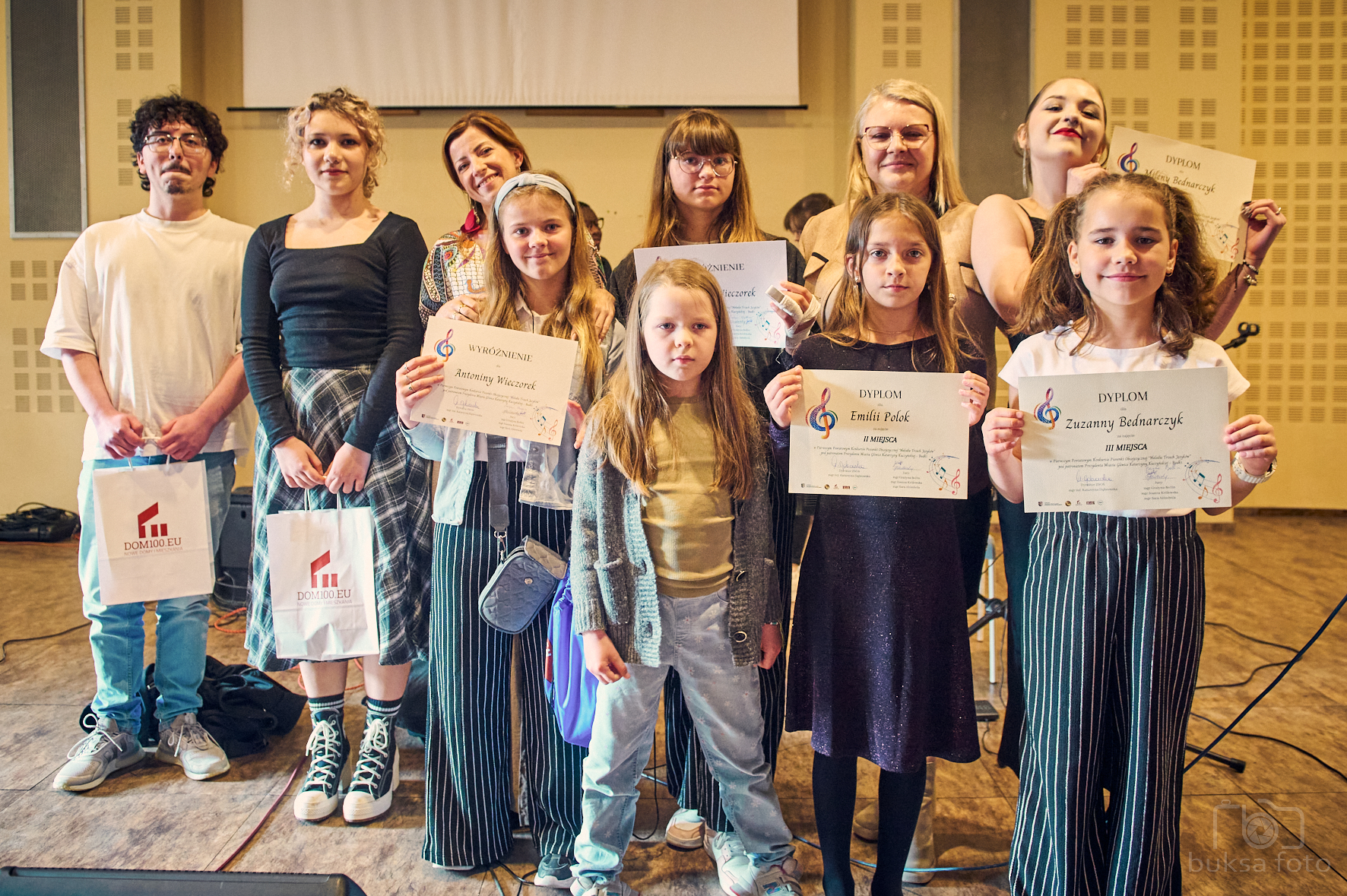 I Powiatowy Konkurs Piosenki Obcojęzycznej "Melodie trzech języków" I Powiatowy Konkurs Piosenki Obcojęzycznej "Melodie trzech języków"