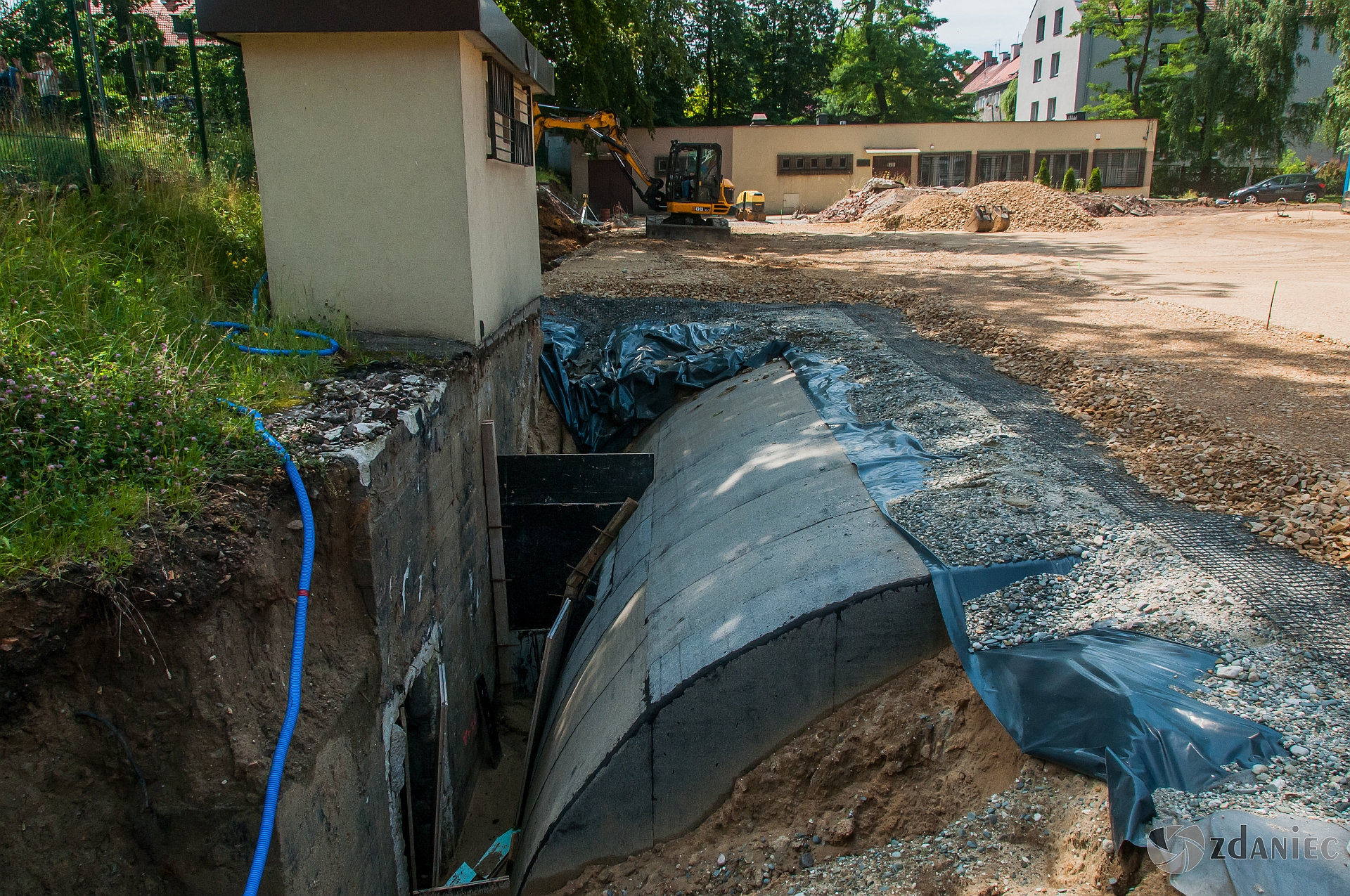 Modernizacja boiska oraz konstrukcji pokrycia tunelu podziemnej strzelnicy 50 m. przy IV LO (ul. Kozielska)