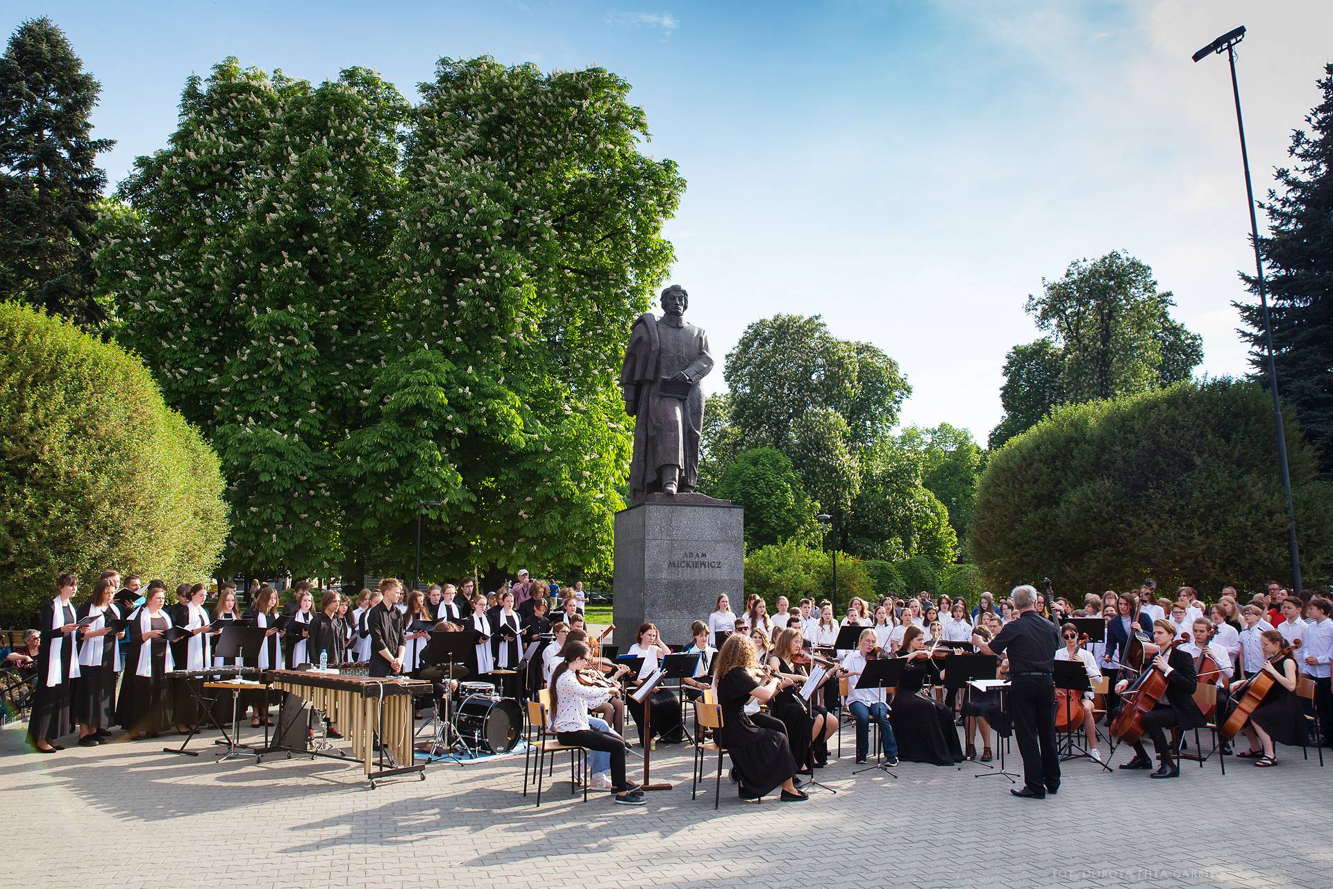 Koncert uczniów PSM w Parku Mickiewicza