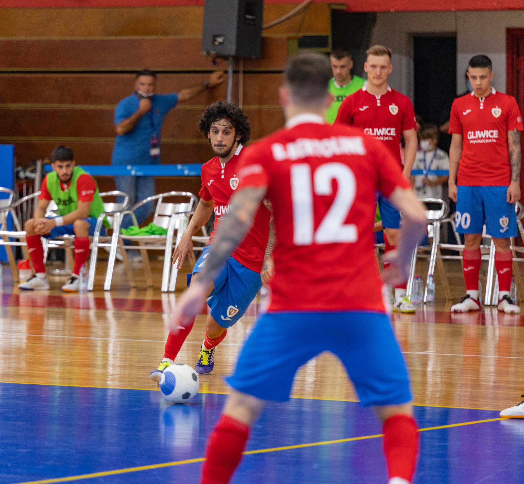 fot. R. Neumann / Piast Gliwice - Futsal zdjęcie przedstawiające zawodników futsalu w trakcie meczu