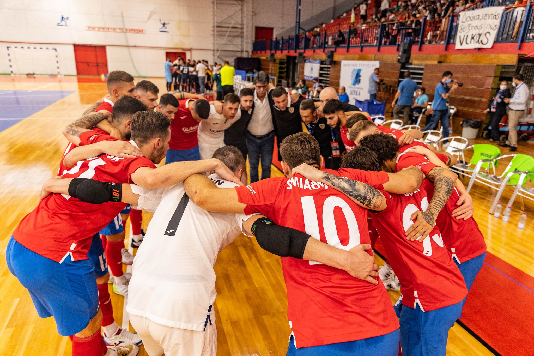 fot. R. Neumann / Piast Gliwice - Futsal zdjęcie przedstawiające zawodników futsalu w trakcie meczu