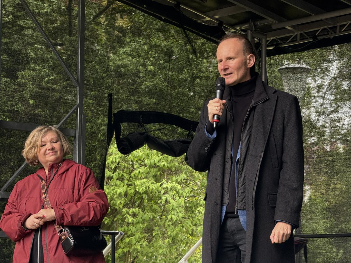 prezydent Gorczyński i Klaudia Bera na scenie