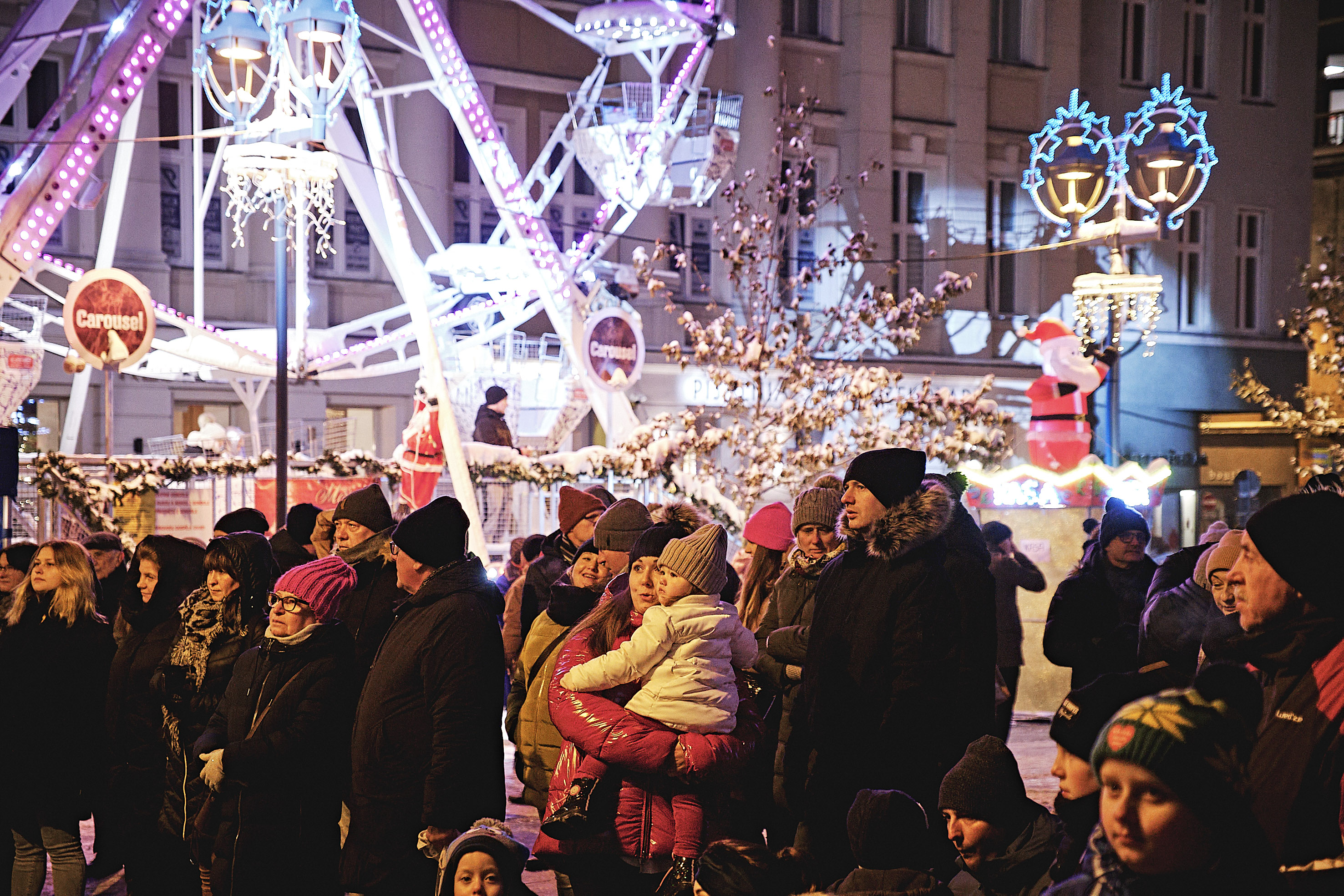 Publiczność pod sceną