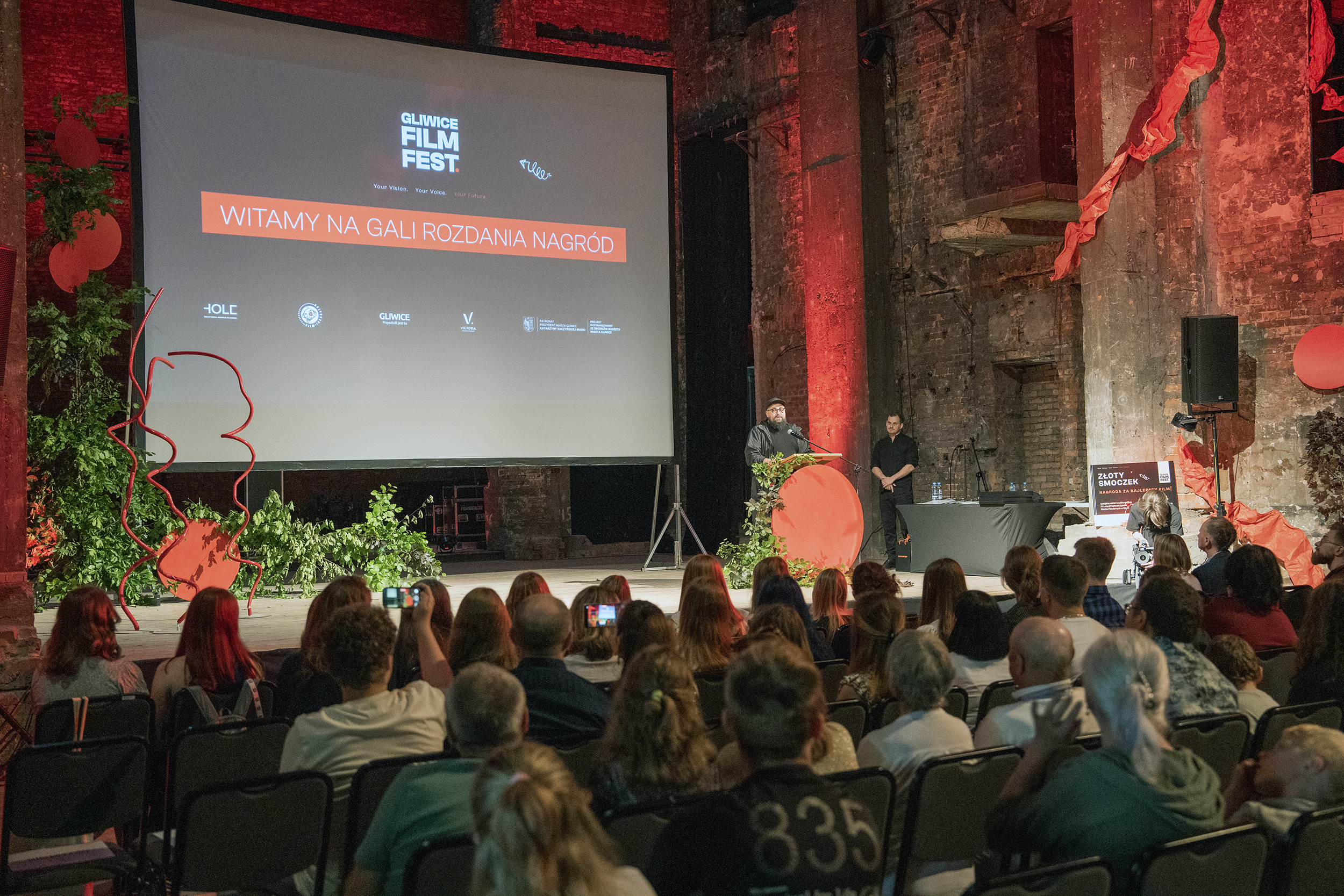 Seans filmu pokazującego pracę uczestników konkursu Gliwice Film Fest 2025