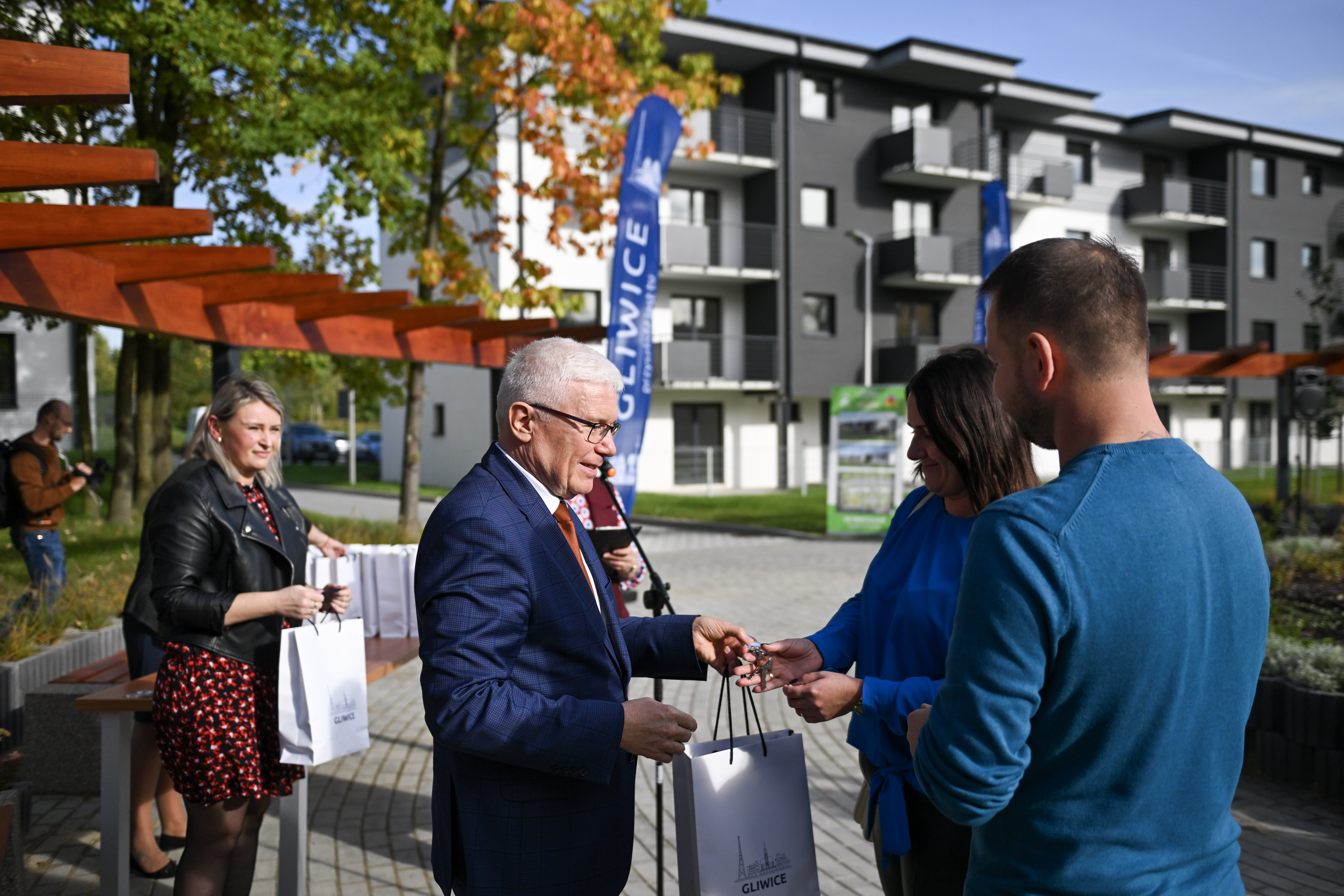 Wręczenie kluczy do nowych mieszkań komunalnych przy ul. Zbożowej, fot. M. Buksa / UM w Gliwicach Wręczenie kluczy do nowych mieszkań komunalnych przy ul. Zbożowej