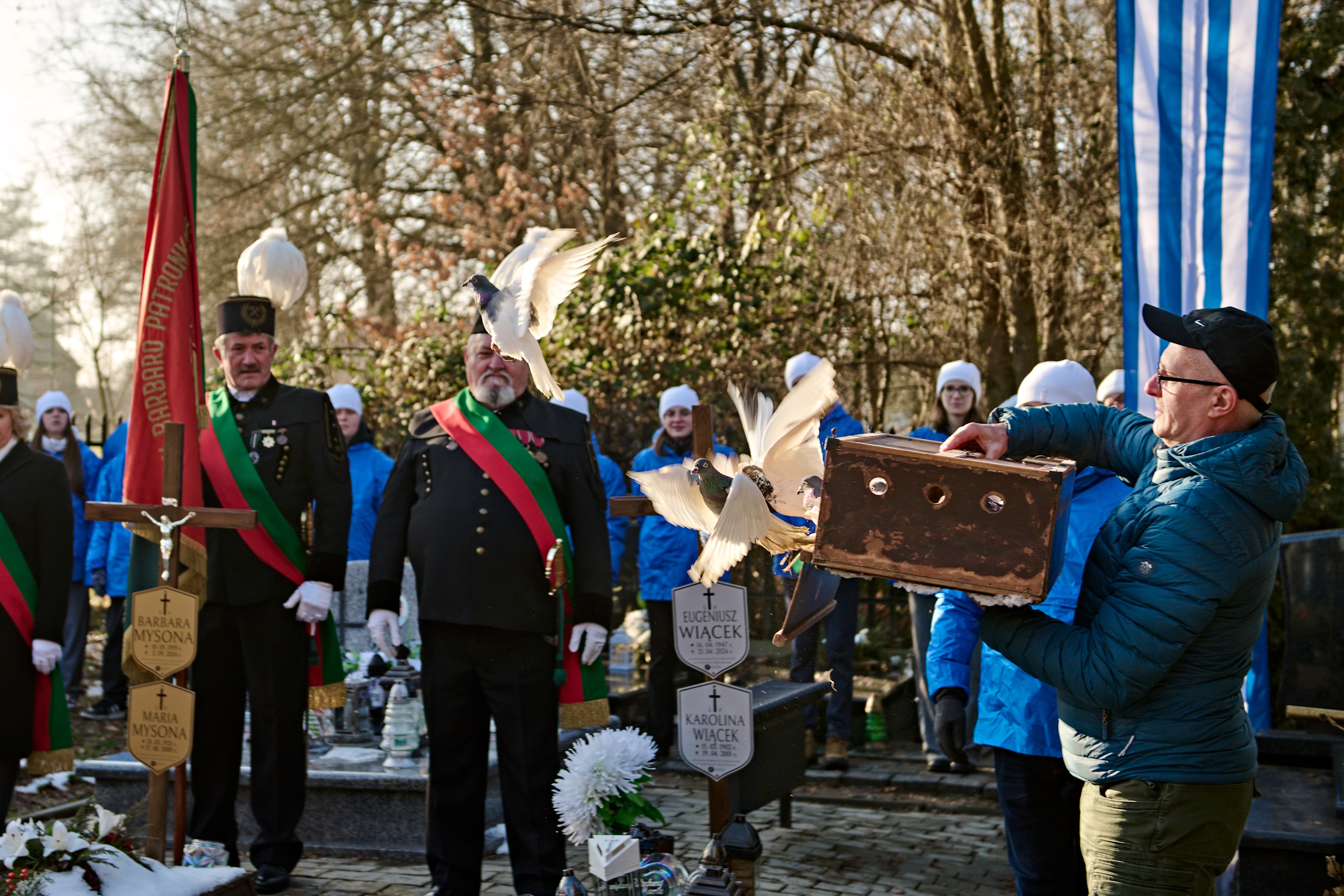 Moment wypuszczenia gołębi