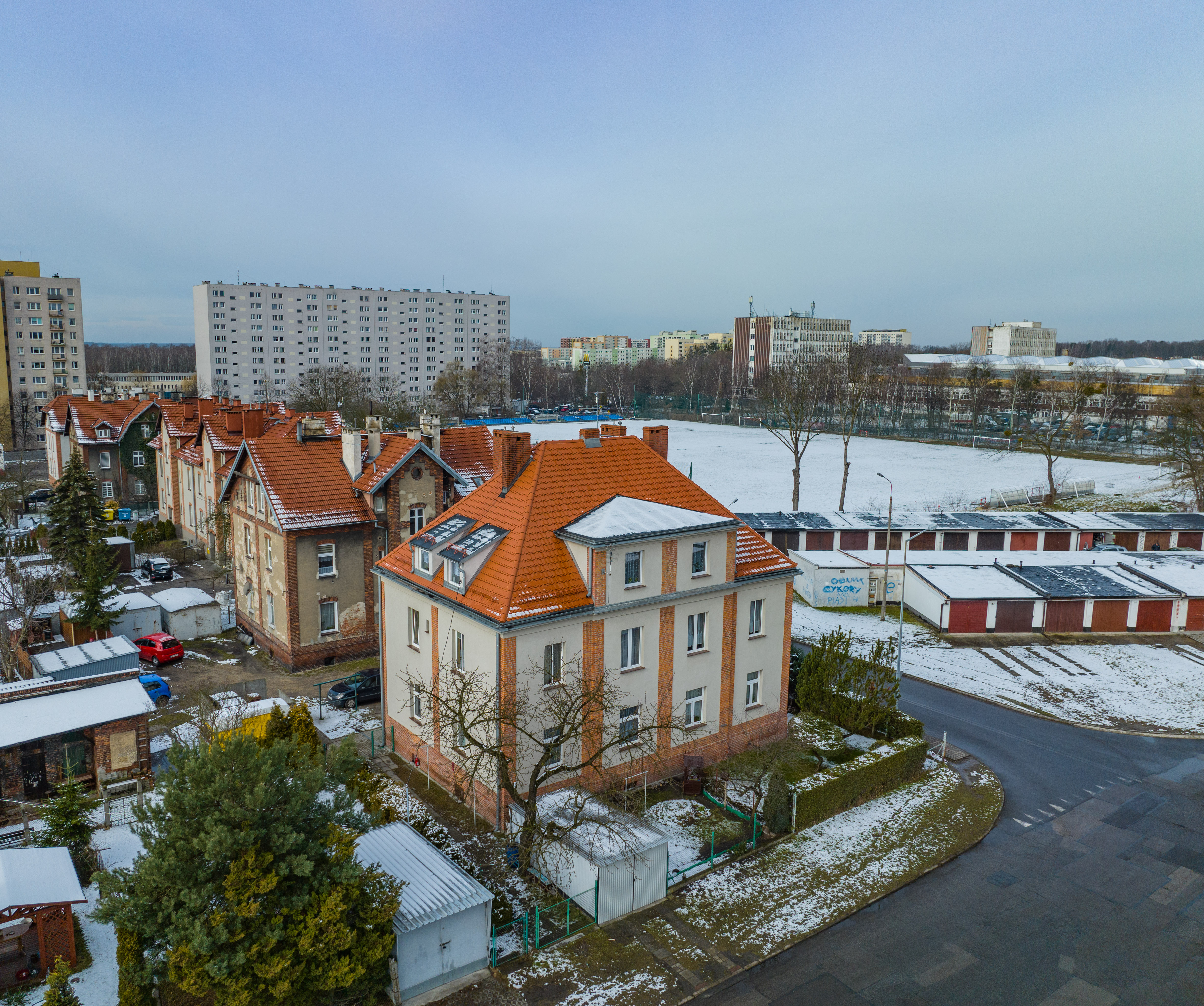 Zmodernizowana kamienica przy ul. Sokoła 16, fot. R. Neumann From The Sky / arch. UM w Gliwicach Zmodernizowana kamienica przy ul. Sokoła 16