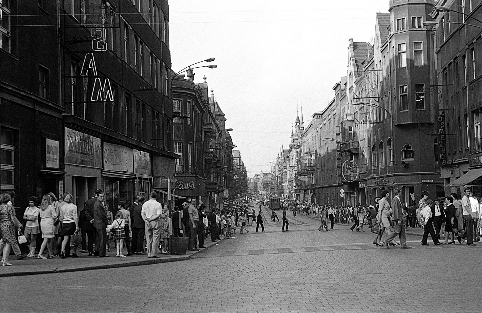 Fot. Zofia Rydet, 1971 r. Archiwalne zdjęcie ul. Zwycięstwa