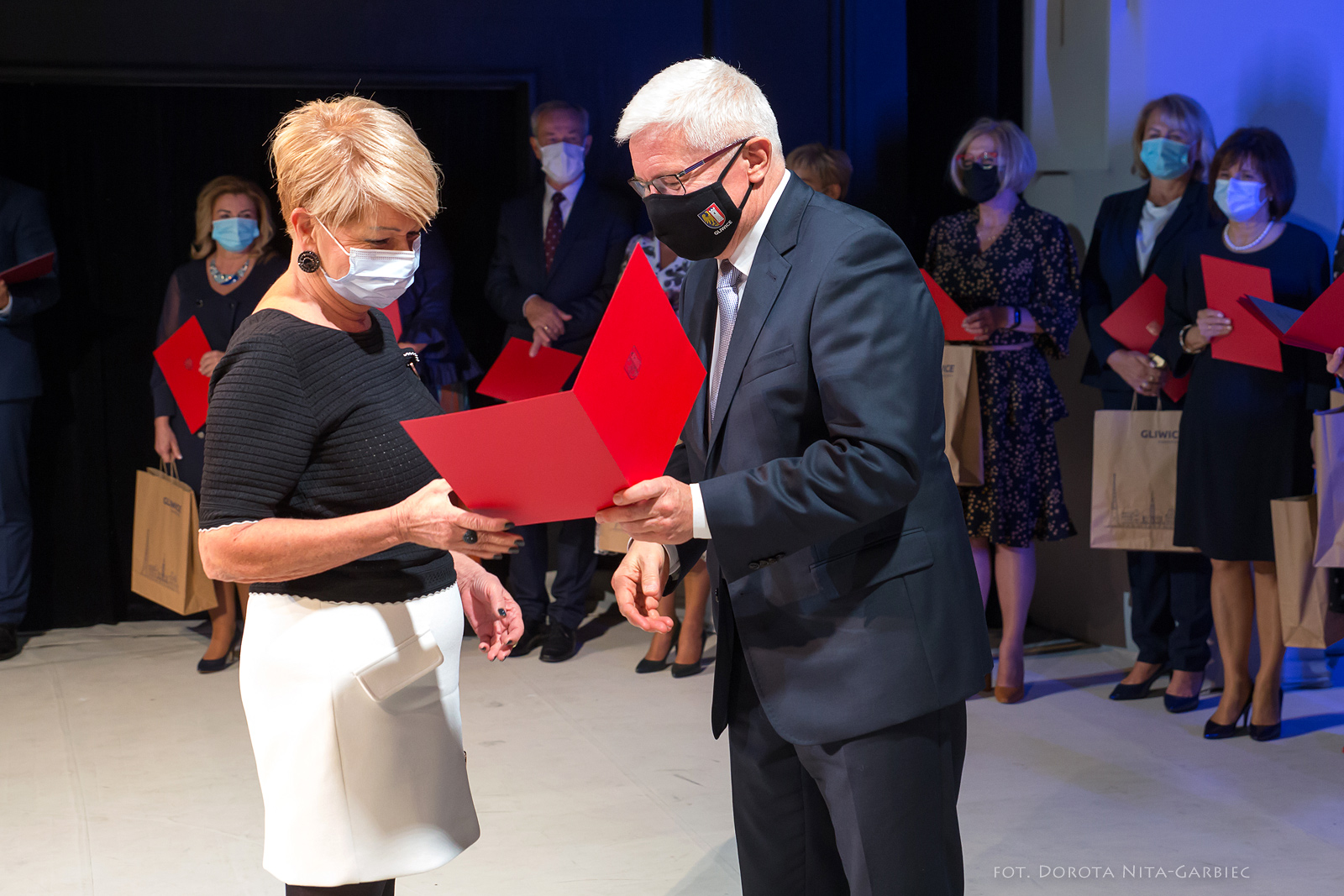 gala oświatowa, wręczanie dyplomów