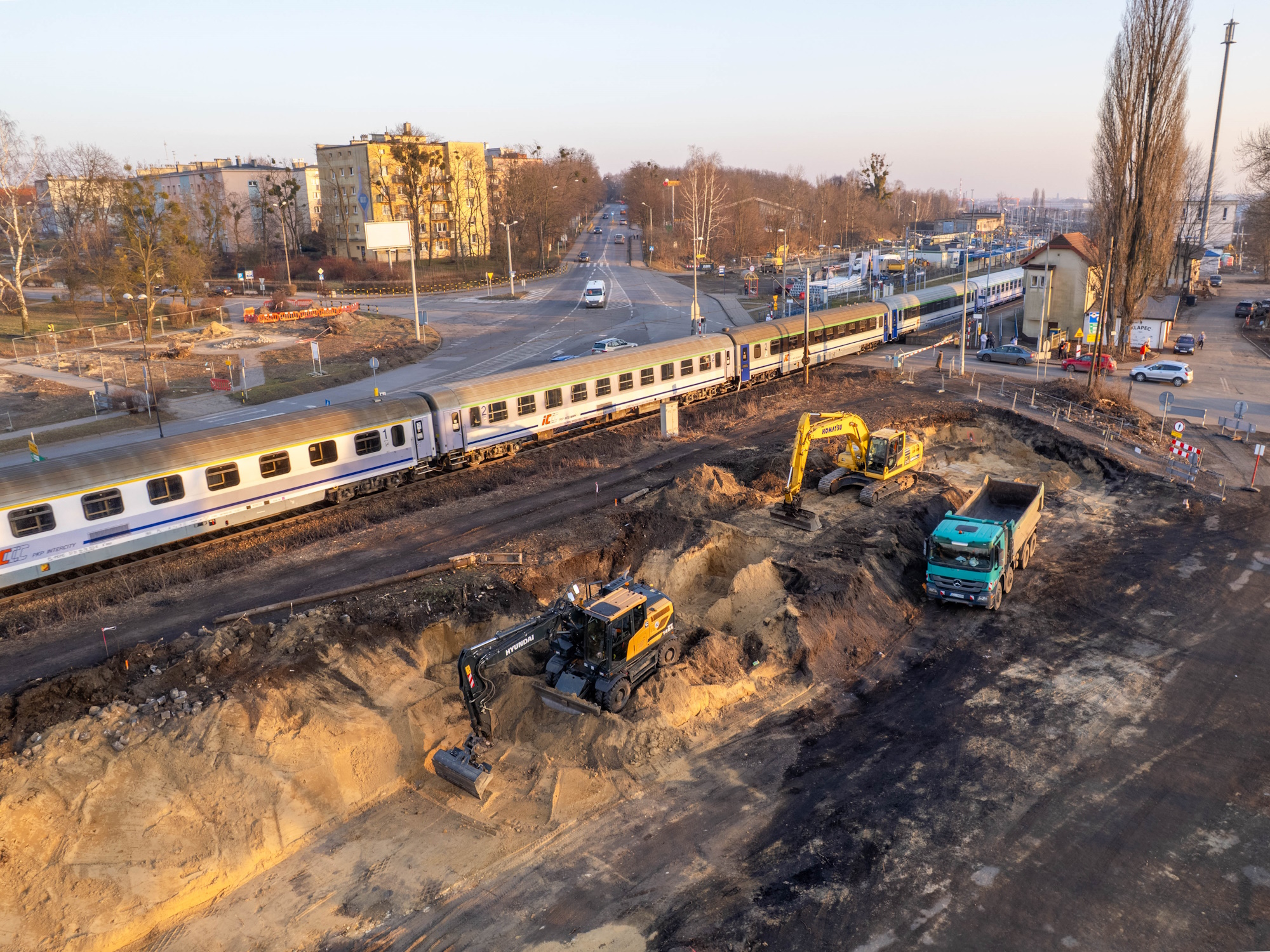 Kolejny etap prac przy przebudowie stacji Łabędy – a wraz z nim kolejne zmiany w organizacji ruchu