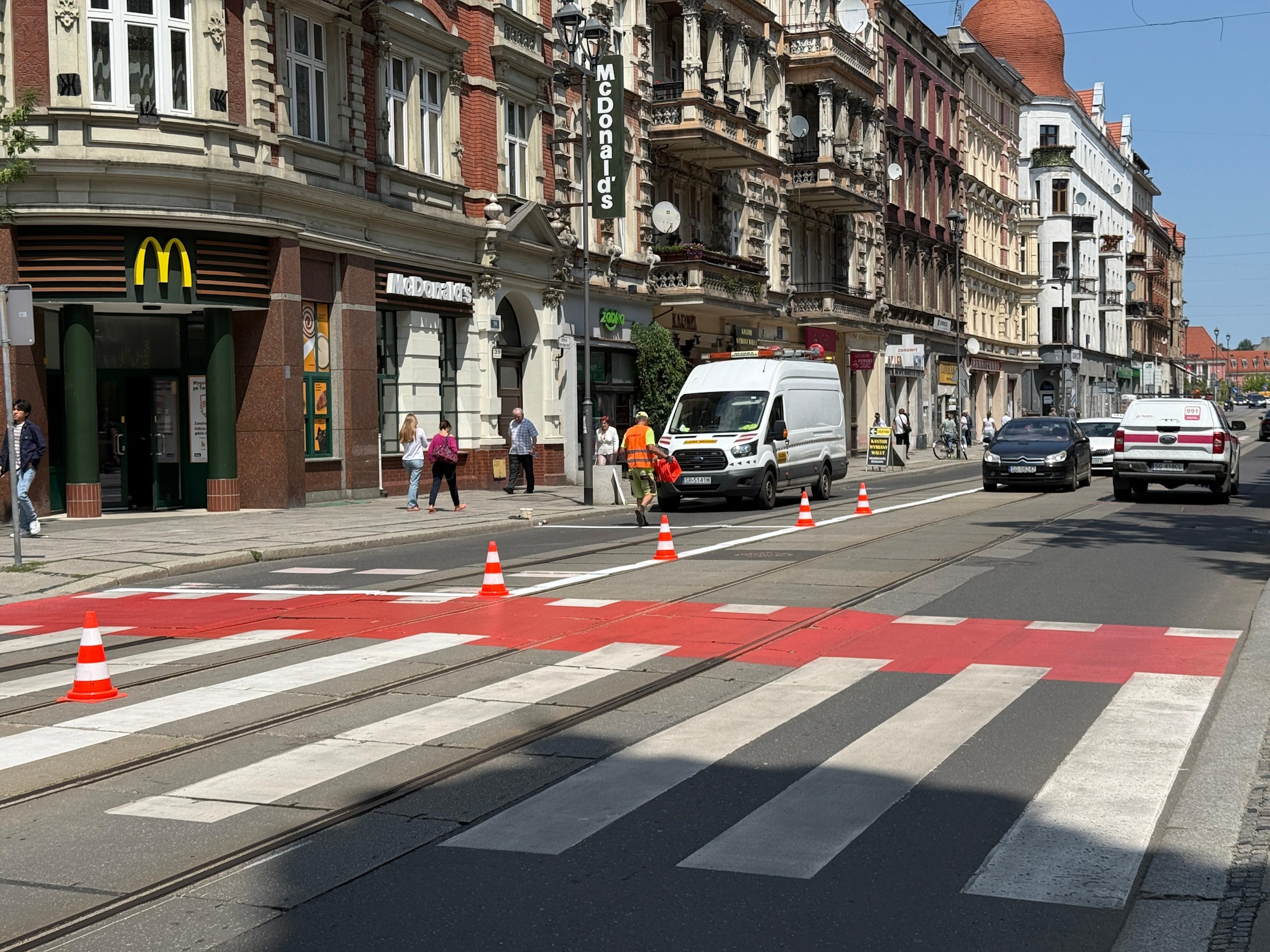 Gliwiczanie przetestują nową przestrzeń miejską. Ruszyło wyznaczanie pasów zwężających na Zwycięstwa 