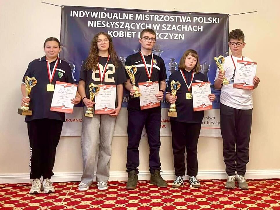 Mateusz w gronie medalistów