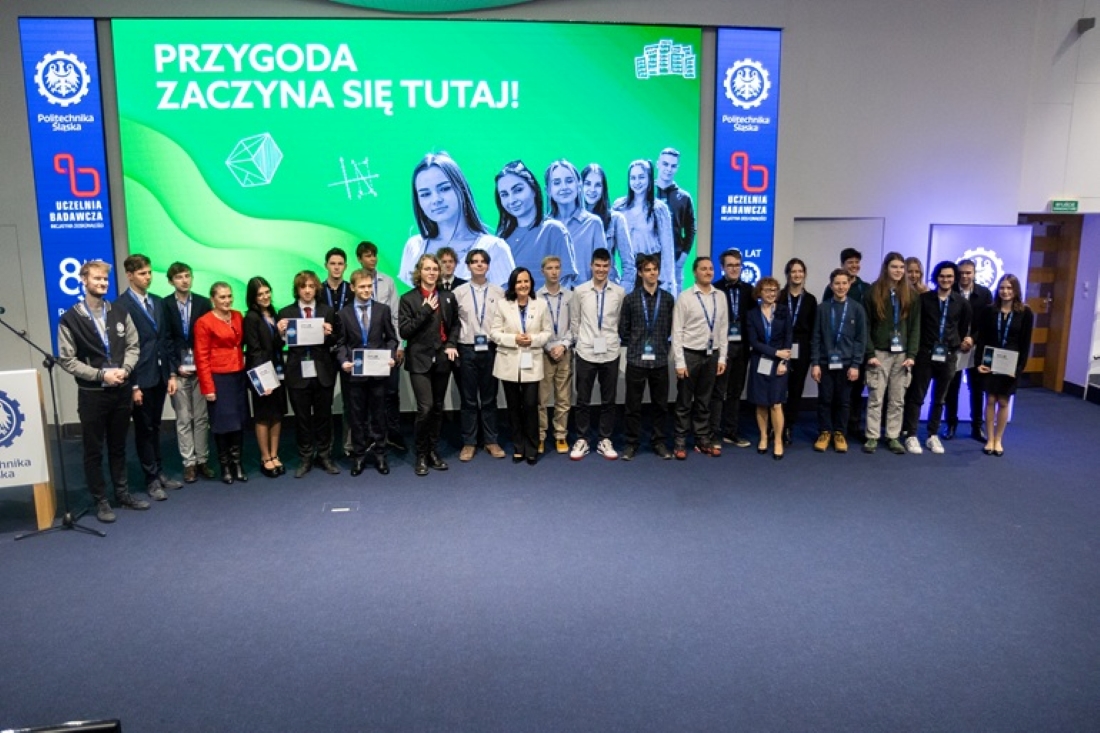 Uczniowie V LO i ZSTI laureatami w IV edycji Projektu Politechnika