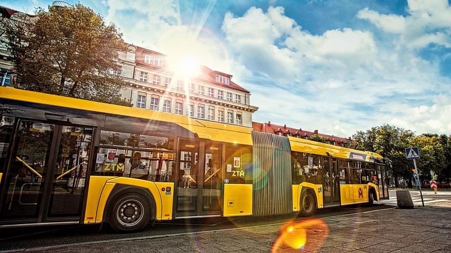 żółty autobus