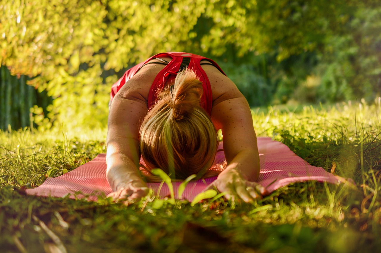 Joga na trawie